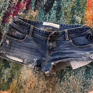 Hollister size 7 distressed jean shorts